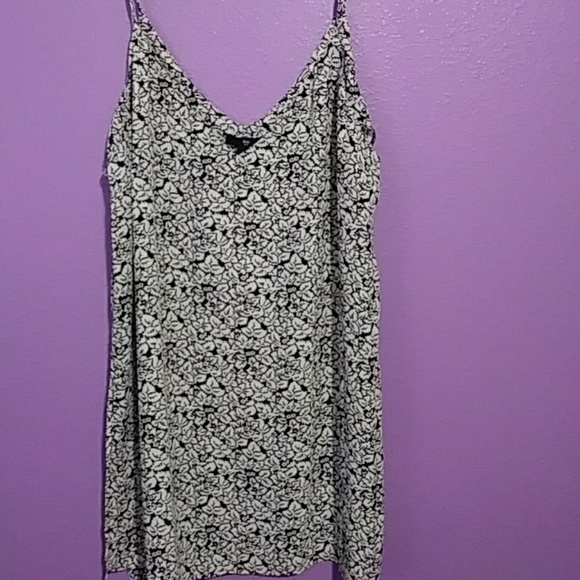 Gap Sleeveless Shirt. - Picture 1 of 3
